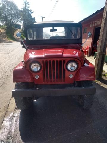 Vende se jipe