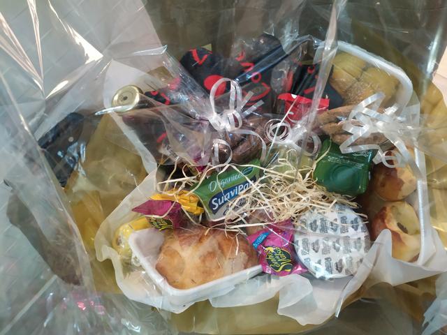 Lindíssimas Cestas , com produtos de qualidade ! Presenteie e surpreenda quem você ama ! - Foto 3