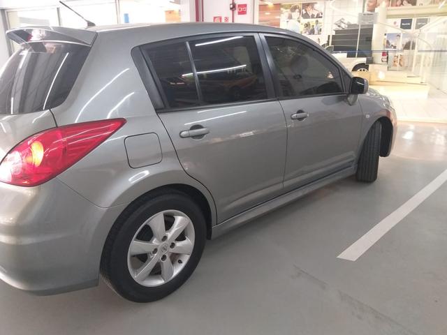 Tiida SL 1.8 Automático