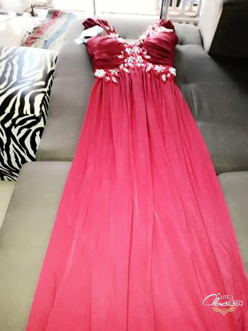 Vendo um vestido de festas nunca usado ainda com a etiqueta cor marsala veste m ao g