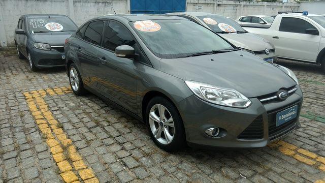 Ford Focus Sedan S 2.0 PowerShift