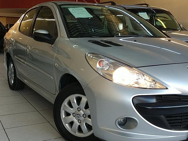 PEUGEOT 207 2009/2010 1.4 XR PASSION 8V FLEX 4P MANUAL - Foto 3