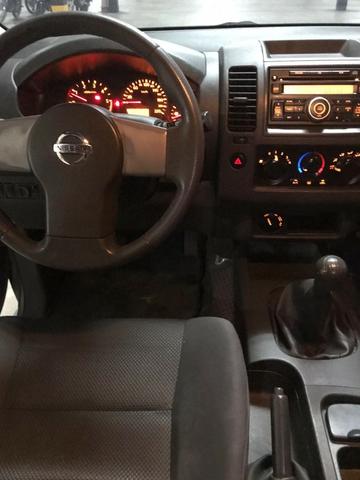Nissan Frontier 2.5 SE 4x4 - Foto 7