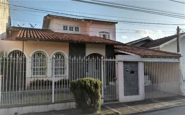 VC1834 - Casa no Jardim Veneza