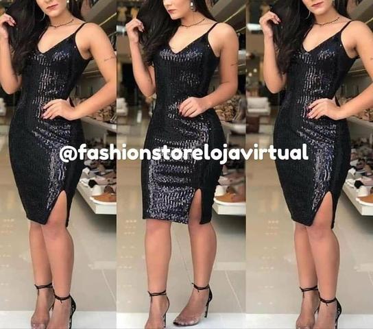 Vestido de festa promoção em paete com fenda tam único com bojo preto - Foto 2