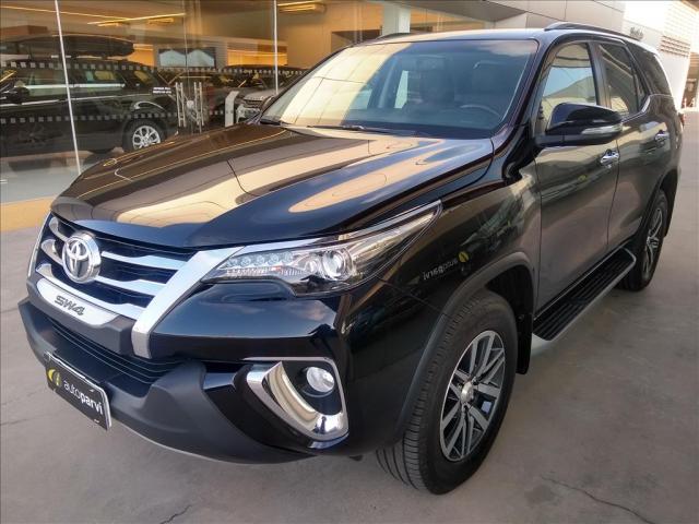 TOYOTA HILUX SW4 2.8 SRX 4X4 7 LUGARES 16V TURBO INTERCOOLER DIESEL 4P AUTOMÁTICO - Foto 2
