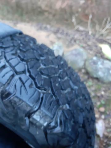 Pneus bf at 235 70 r15 - Foto 2