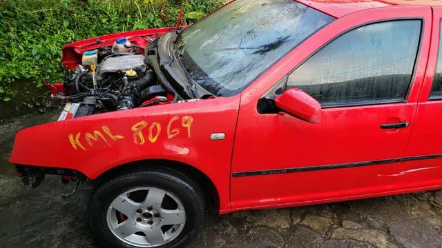 Vendo Peças sucata Golf Motor 2.0 MI sapao mk4 4 portas cambio manual - Foto 3