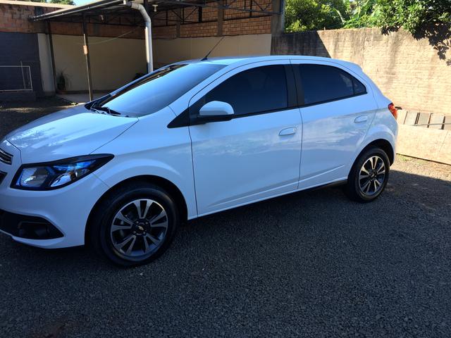 Vendo Chevrolet Onix 1.4 LTZ 2015 Impecável - Foto 2