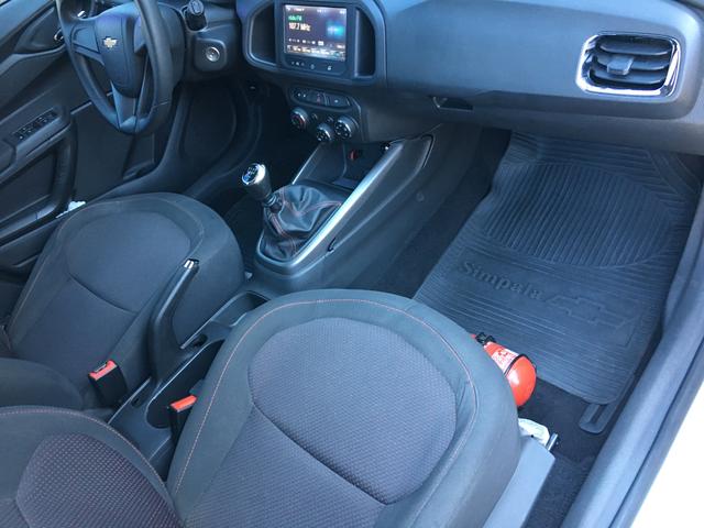 Vendo Chevrolet Onix 1.4 LTZ 2015 Impecável - Foto 18