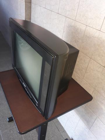 Televisor Phillips tubo 21" tela plana Stereo com controle - Foto 2