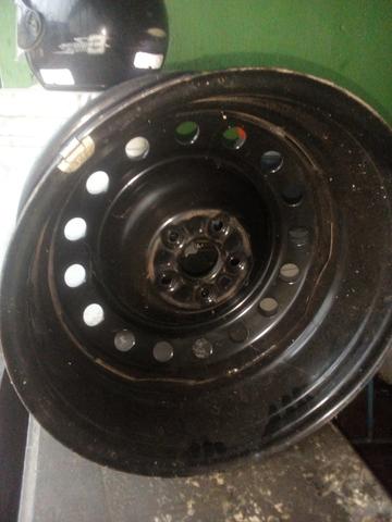 Vendo uma roda 50 reais