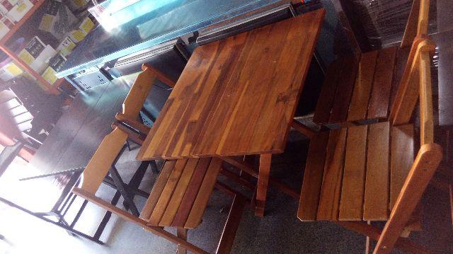 Conjunto de mesa madeira 0.70x0.70