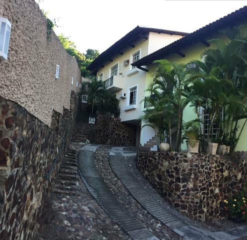 COD 56 -Casa de alto padrão em condomínio com 3 qts Centro de Nova Iguaçu RJ - Foto 3