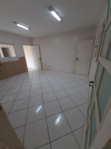 Aluga-se Linda Casa Velha - Foto 6