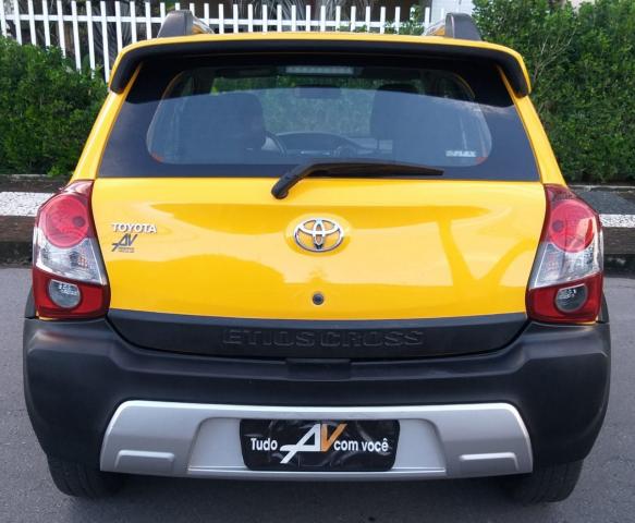 TOYOTA ETIOS CROSS 2013/2014 1.5 16V FLEX 4P MANUAL - Foto 2