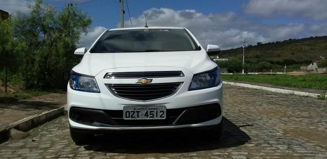 Vende-se carro Sedan ótimo estado de conservação.