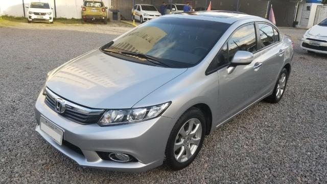 Honda Civic automático - completo - dono único - teto solar - apenas 41 mil km rodados - Foto 2