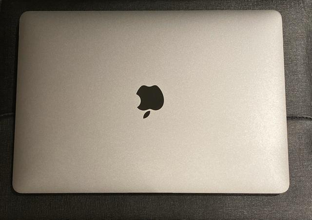 Macbook Pro touchbar 13" apenas 8.399,00 - Foto 3