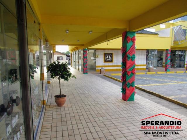 Conjunto comercial (19 lojas) na principal avenida de itapoá - Foto 10