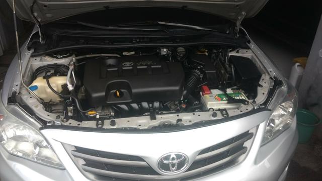 Toyota Corolla 1.8 GLI 2012 AUT extra! banco de couro, aceito motos e carros menor valor - Foto 7