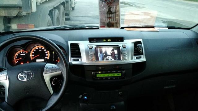 Toyota Hilux SRV 4x4 automatica 2015 - Foto 12