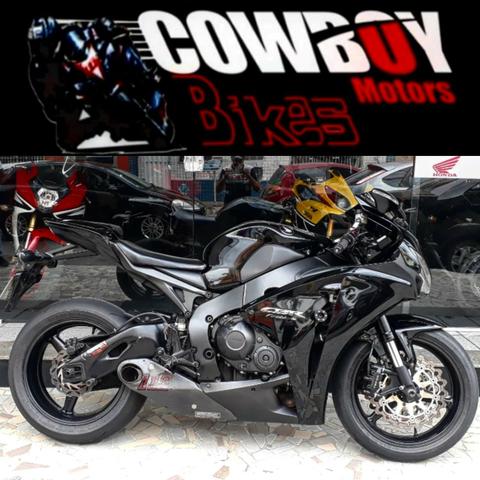 CBR 1000RR Preta