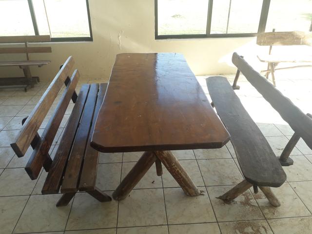 Mesa rústica ou de madeira nobre. - Foto 2