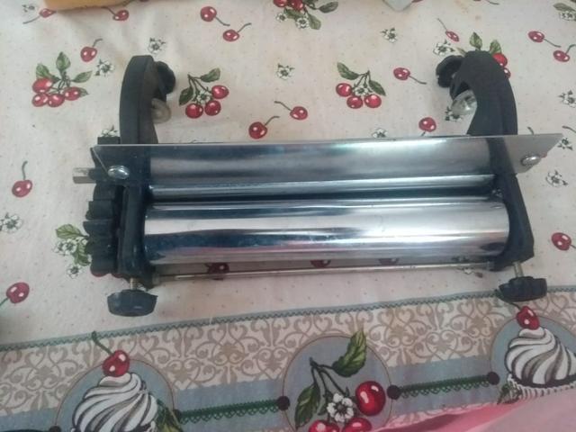 Máquina de fazer pão e massas