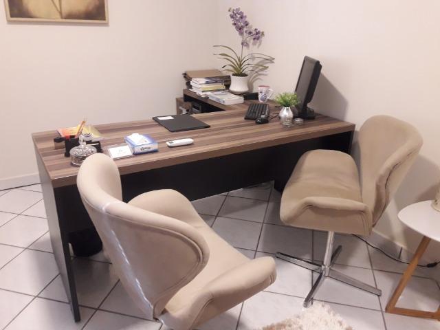 Mesa de escritório / cadeira preta giratória - Foto 2