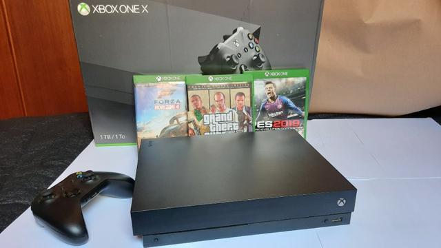 Console Xbox one X + 3 jogos