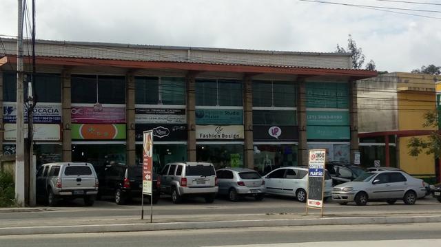 Sala Comercial 33m2 no Centro Barroco de Itaipuaçu de frente para Rua principal!