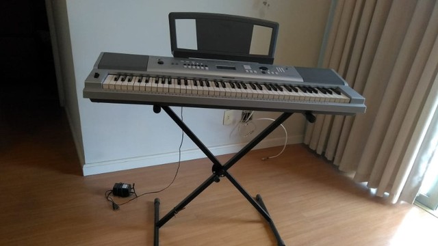 Teclado Yamaha DGX-230 Usado - Atelier Sopros e Cordas