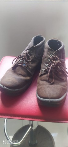 vendo bota usada muito conservada e pouco usada - Foto 3