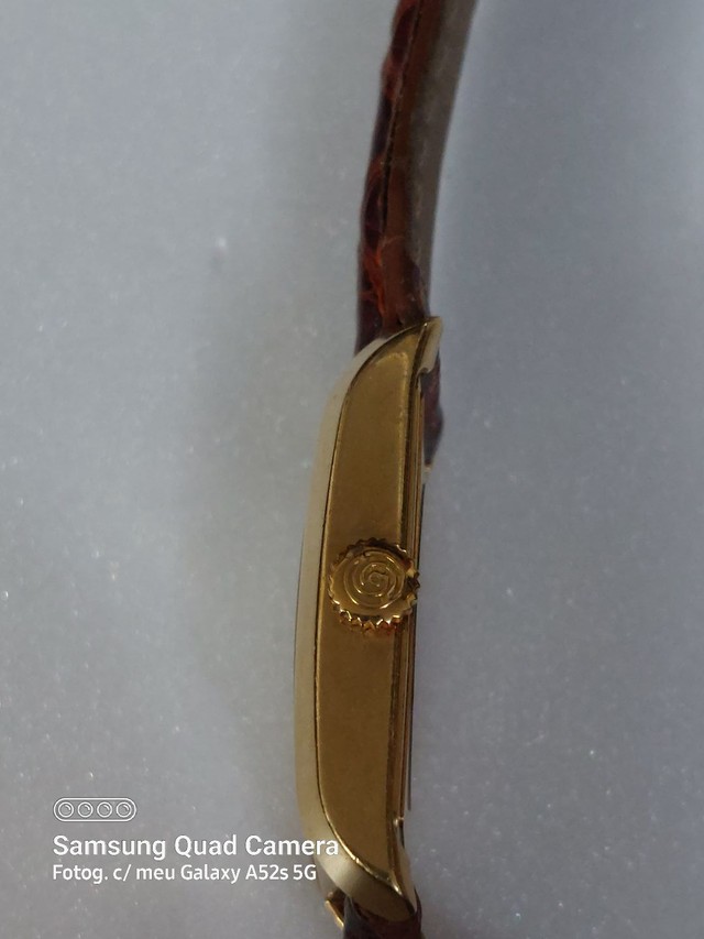 Relógio marca wiyler caixa de ouro amarelo retângular  - Foto 2