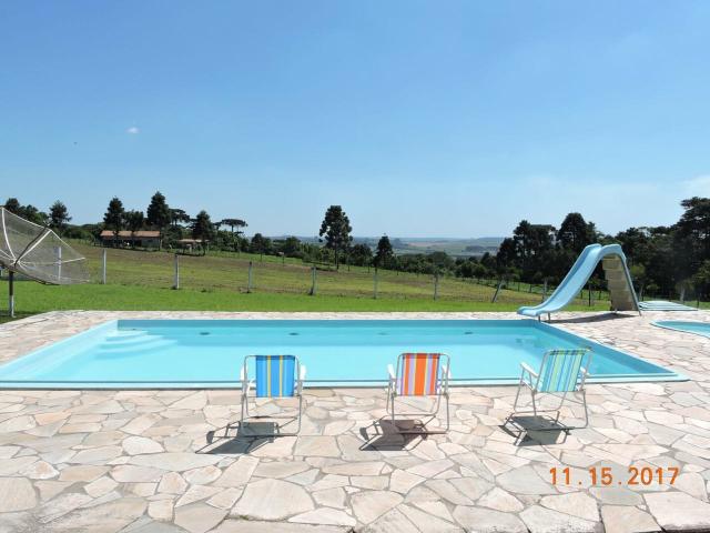 ALUGO Chácara com piscina e muito lazer, para fins de semana, temporada ou diária