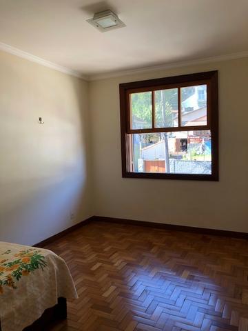 Excelente casa no centro com 4 quartos, uma suite e garagem - Foto 13