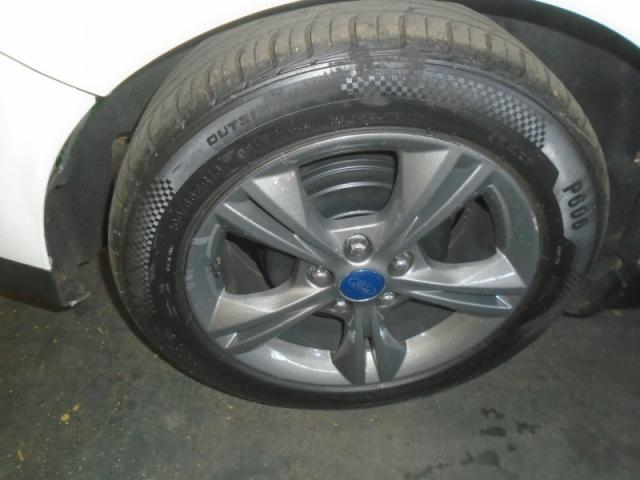 Ford Focus SE 1.6 Branco - Foto 8