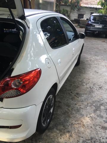 Peugeot 207 1.4 2014 completo - troco kadett GSi - Foto 6