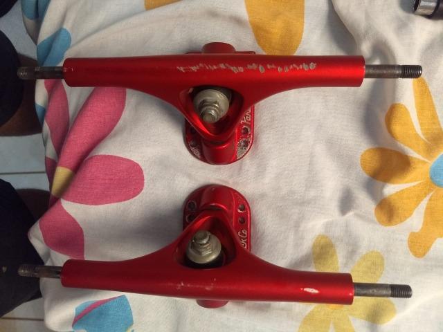 Truck Paris V2 p/ Longboard pouco usado - Foto 3