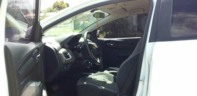 Vende-se carro Sedan ótimo estado de conservação. - Foto 2