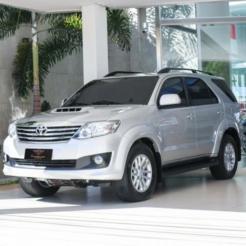 TOYOTA HILUX SW4 2012/2013 3.0 SRV 4X4 7 LUGARES 16V TURBO INTERCOOLER DIESEL 4P AUTOMÁTI