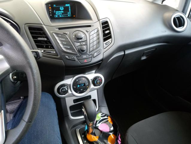 NEW FIESTA 2014 - 24.000 km - Foto 6