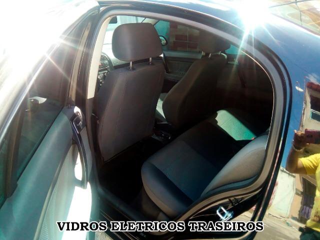 Volkswagen Polo Sedan 1.6 8V (Flex) 2011 completo - Foto 20