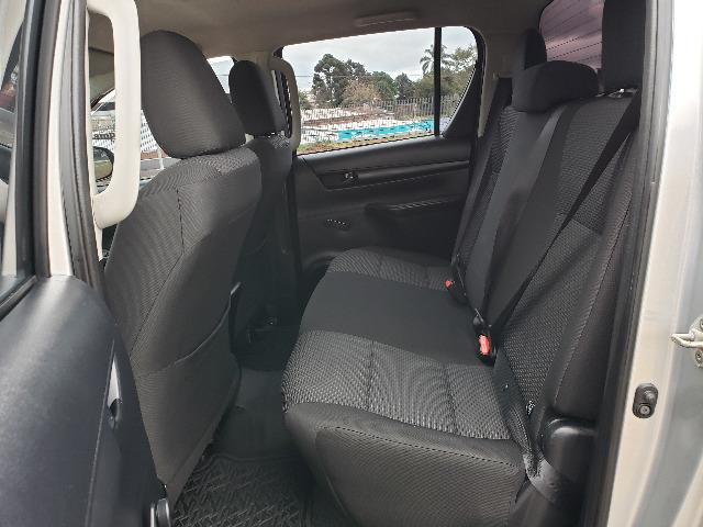 Toyota Hilux STD 2.8TDi 4x4 - Foto 13