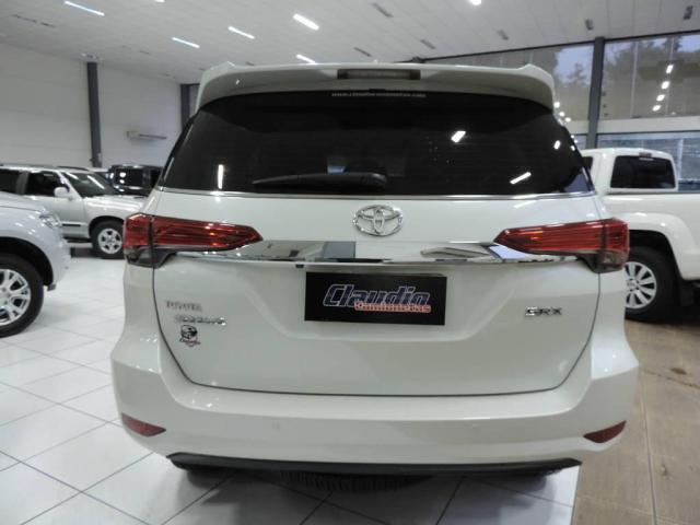Toyota Hilux SW4 2.8 SRX 4X4 AUT. - Foto 7