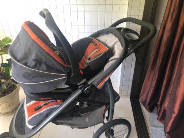 Carrinho + Bebê Conforto + Suporte para carro marca Graco SnugRide Click Connect 35 - Foto 6