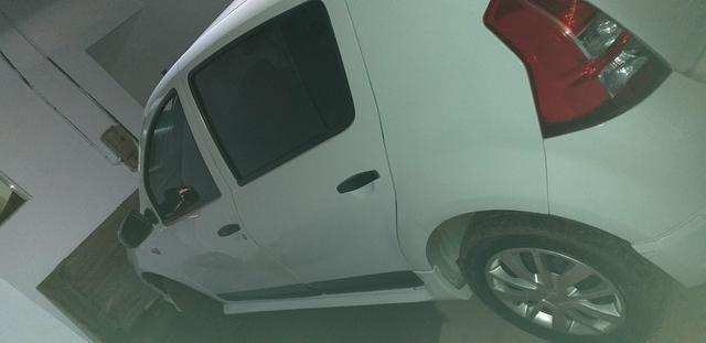 Vendo ou troco sandero 1.6 - Foto 3