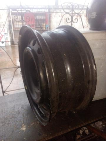 Vendo uma roda 50 reais - Foto 3