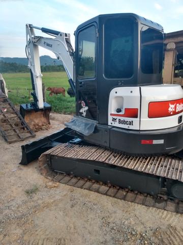 Vendo Mini escavadeira Bob cat E50 - Foto 4